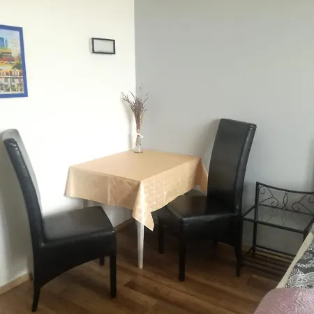 Smolna 9 Centrum 홈스테이 바르샤바